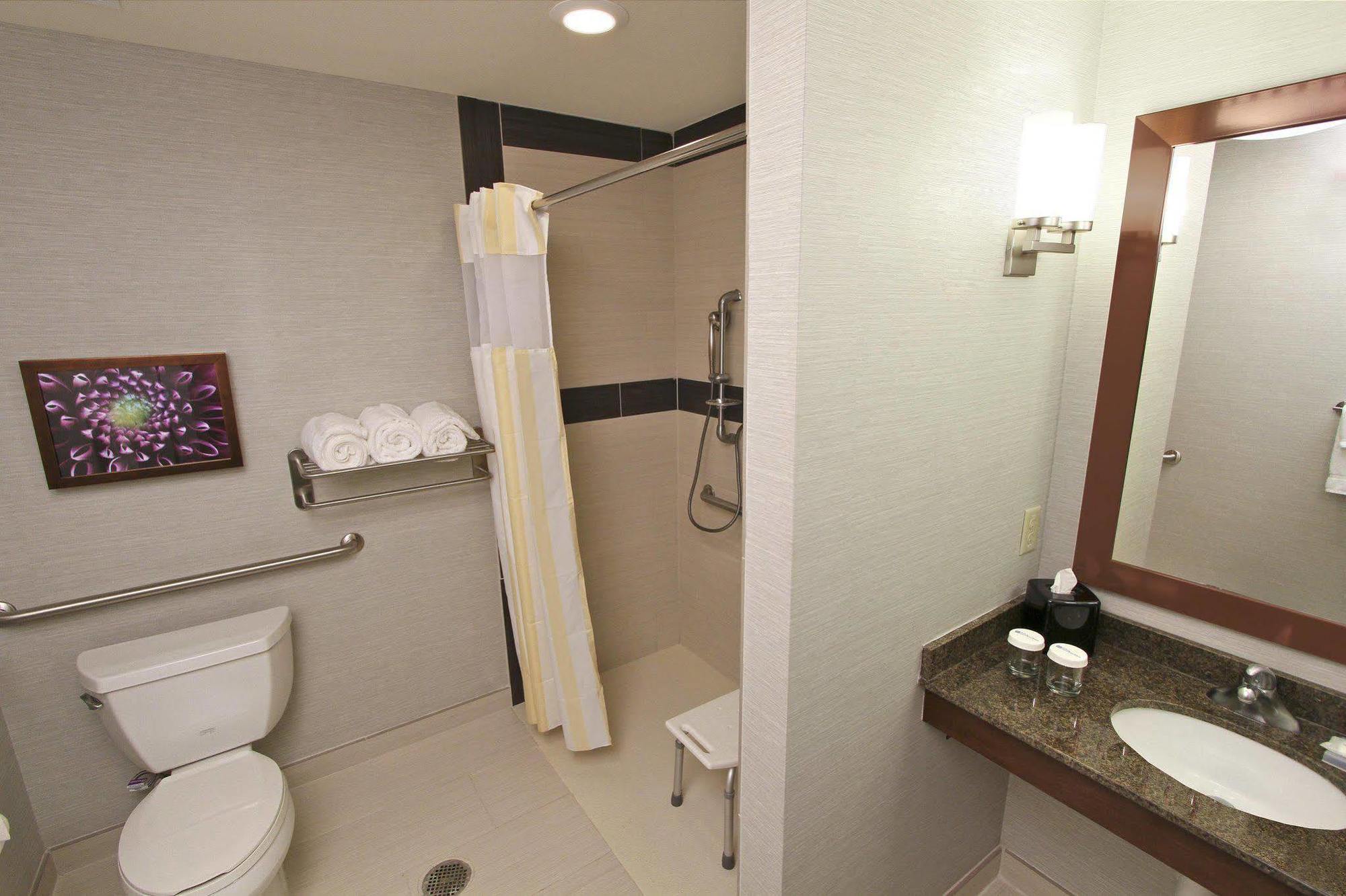 Hilton Garden Inn Covington/Mandeville Værelse billede
